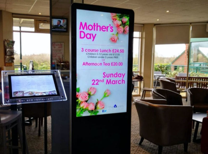digital restaurant signage